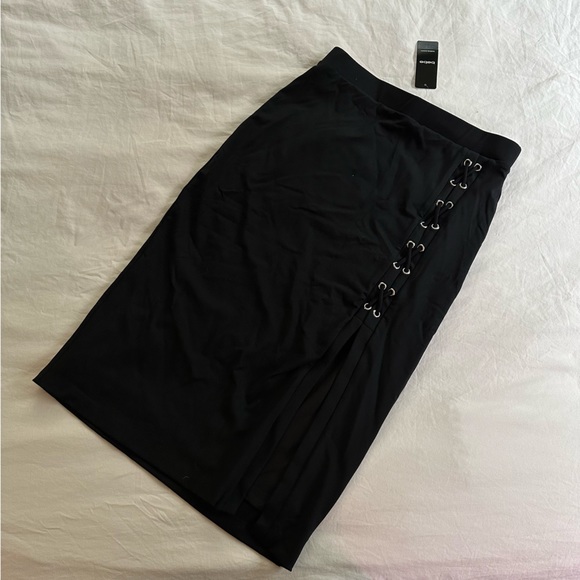 BEBE ALERT NAVY WOVEN MIDI SKIRT